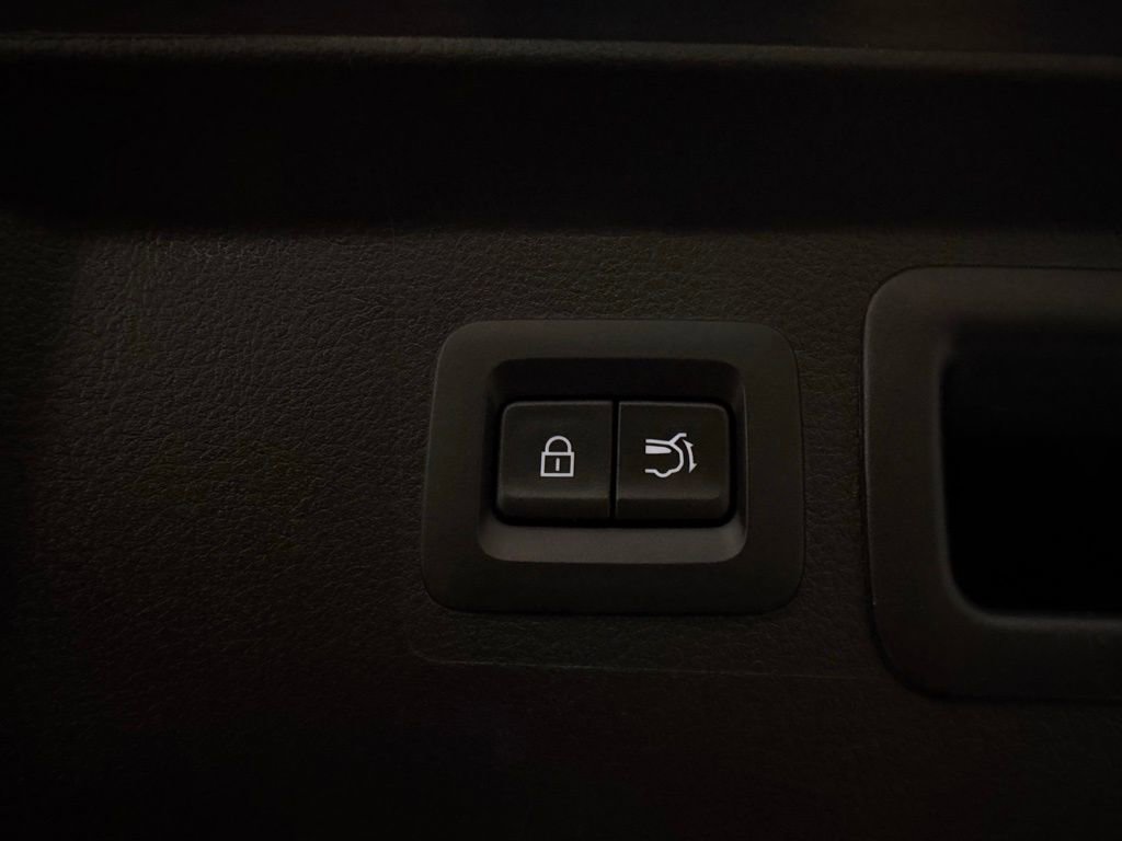 Used 2025 MAZDA CX-50 AWD 2.5 Hybrid w/ Premium Pkg image 29