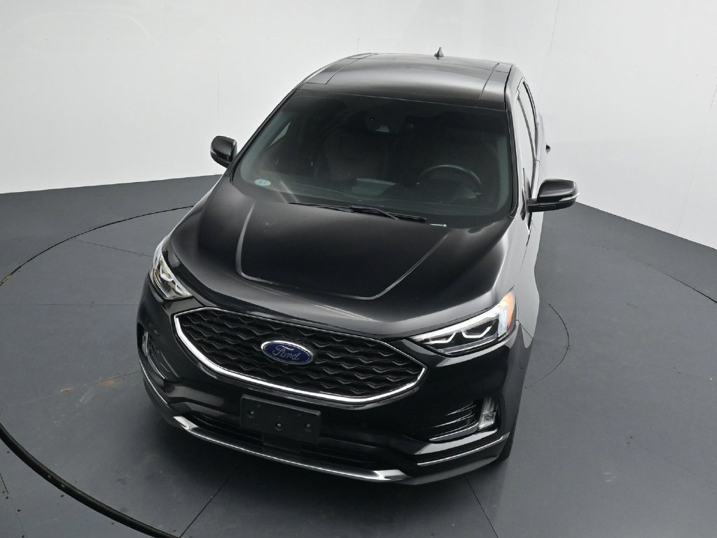 Used 2020 Ford Edge Titanium w/ Equipment Group 301A FWD image 11