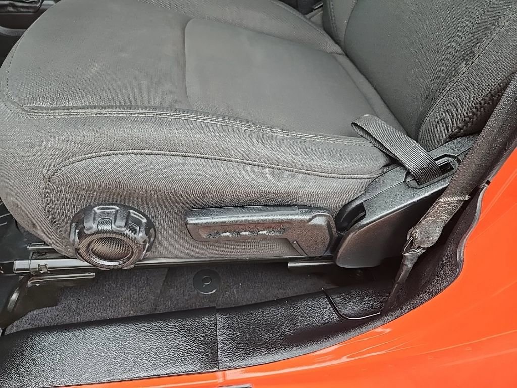 Used 2020 Jeep Wrangler Unlimited Sahara w/ Uconnect 4C Nav & Sound Group image 39