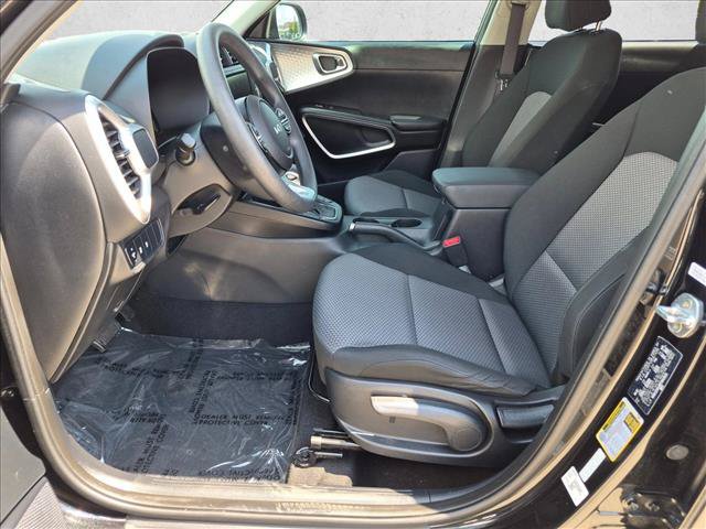 Used 2023 Kia Soul LX FWD image 15