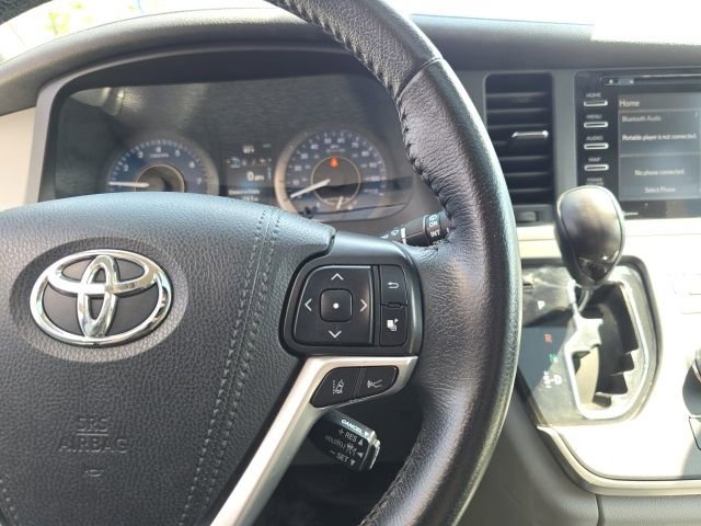 Used 2020 Toyota Sienna XLE w/ XLE Navigation Package AWD/4WD image 18