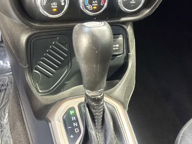 Used 2017 Jeep Renegade Latitude image 16