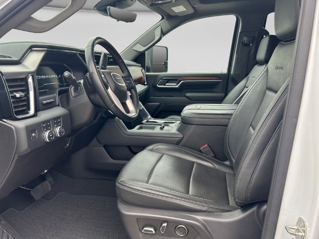 Used 2024 GMC Sierra 2500 Denali w/ Denali Reserve Package AWD/4WD image 12