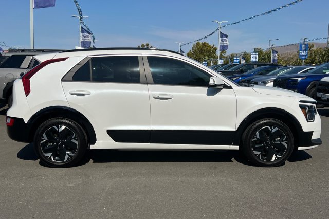 Used 2024 Kia Niro Wind FWD image 3