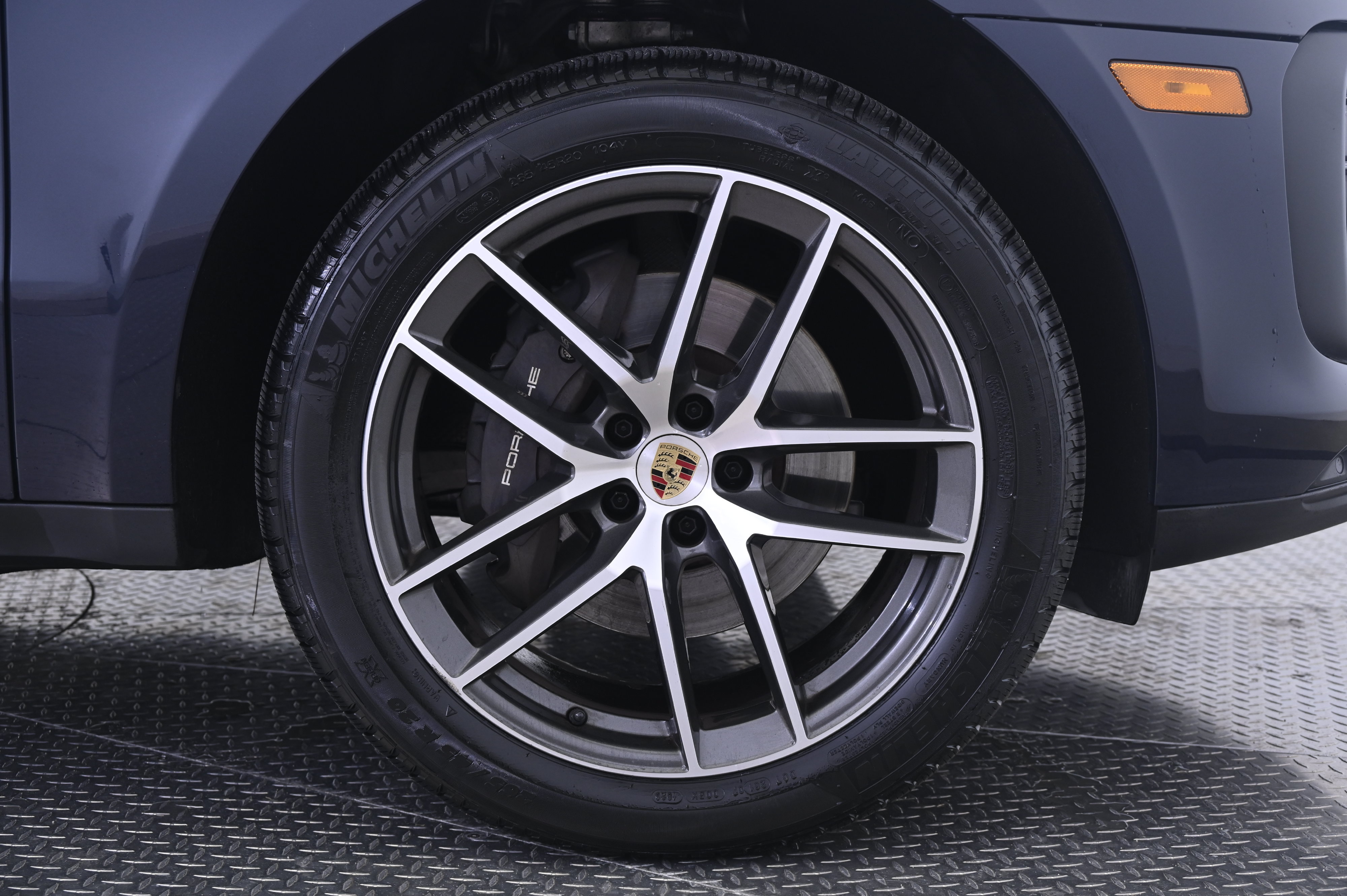 Certified 2023 Porsche Macan AWD/4WD image 14