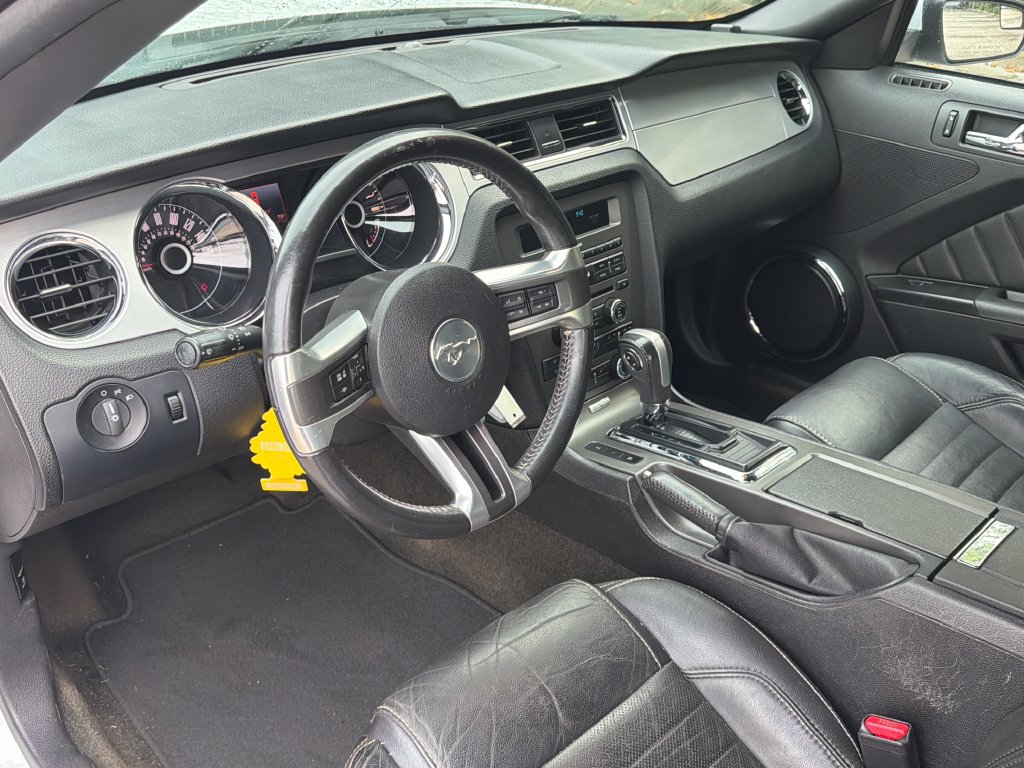 Used 2014 Ford Mustang Premium w/ Comfort Package RWD image 5