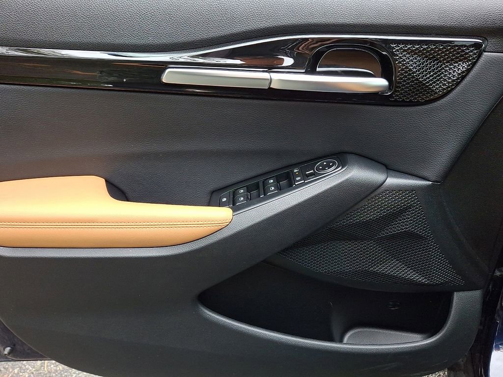 Used 2024 Kia Seltos EX AWD/4WD image 12