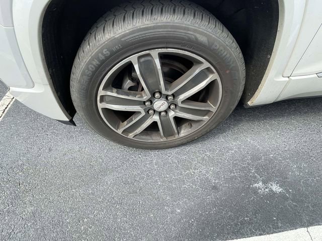 Used 2017 GMC Acadia Denali w/ Technology Package image 4