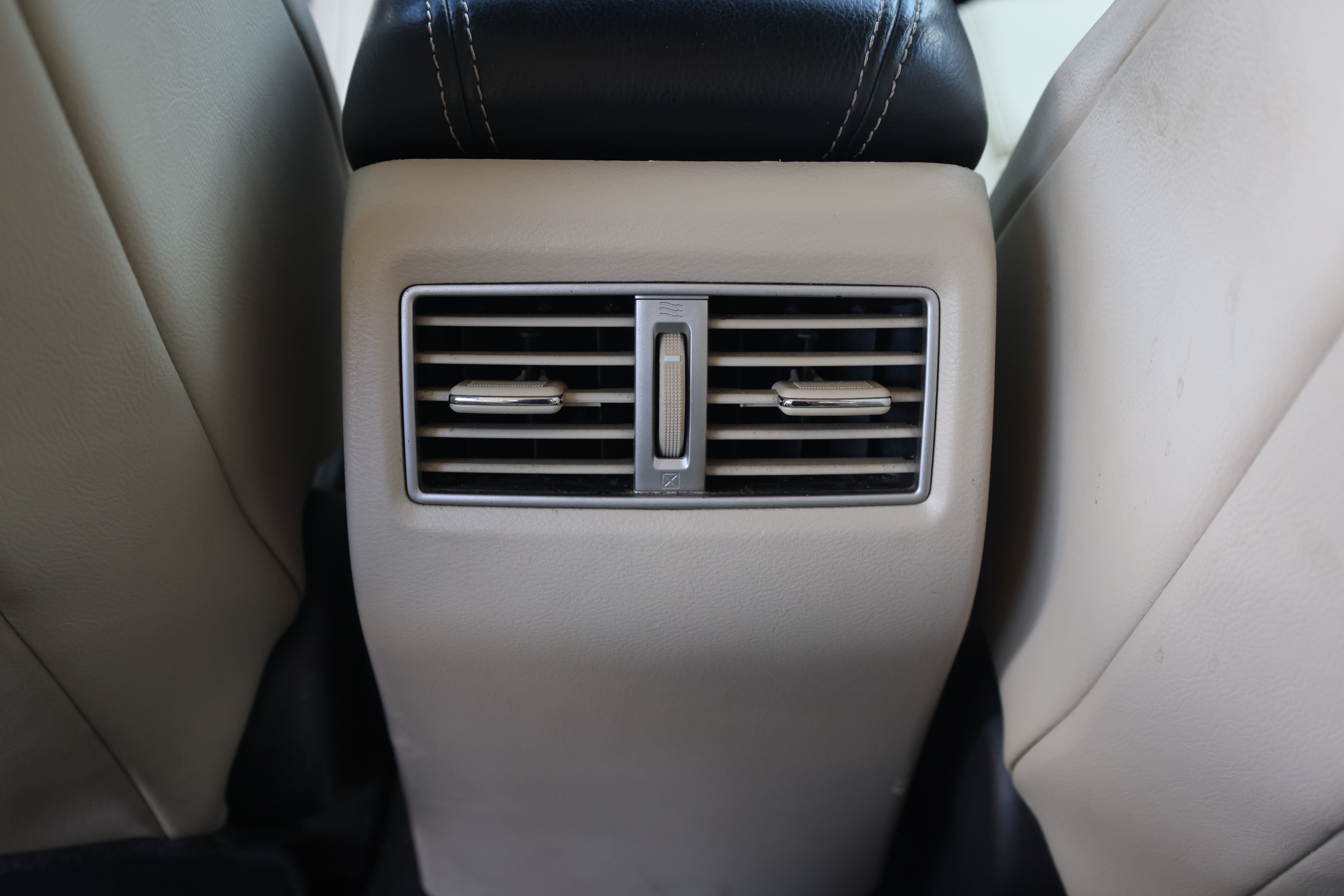 Used 2017 Nissan Maxima 3.5 SV FWD image 13