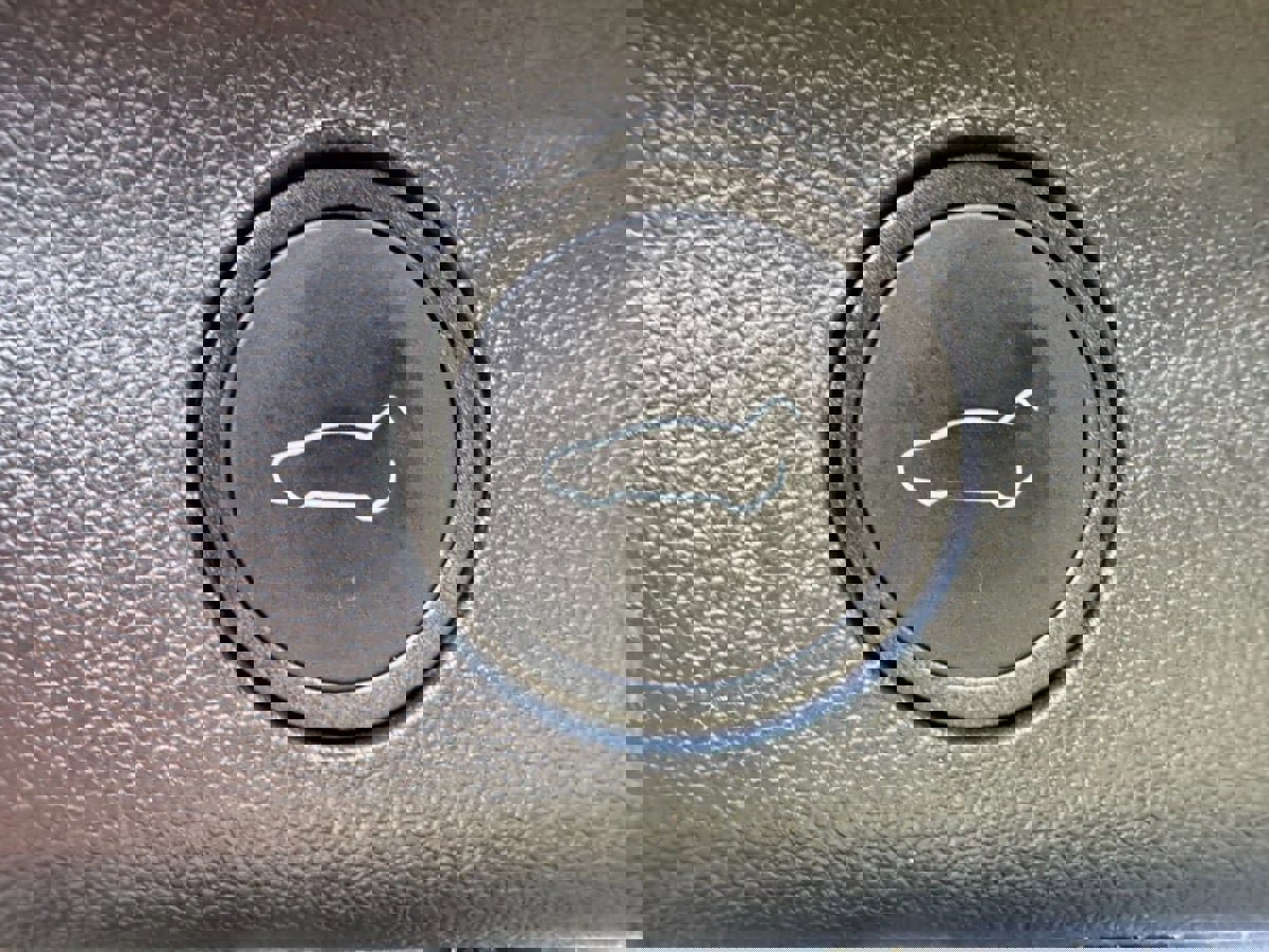 Used 2025 Tesla Model Y Long Range image 34