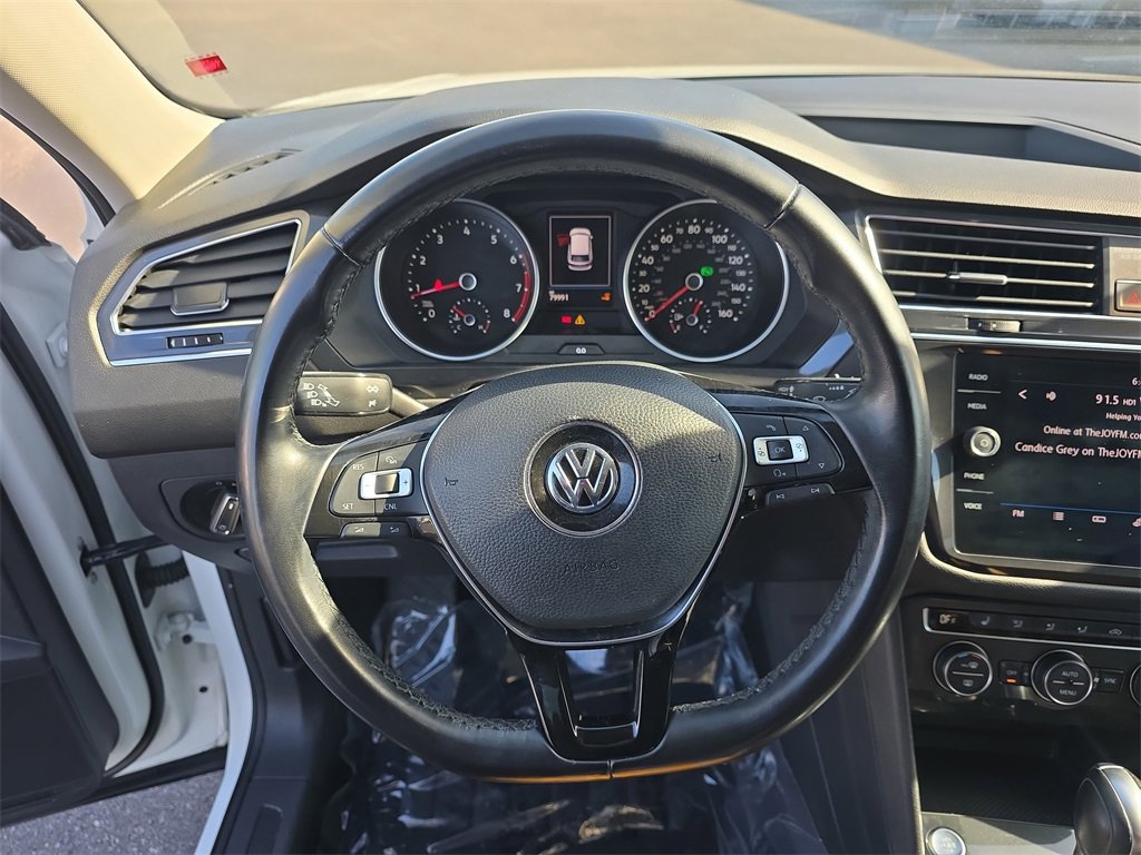 Used 2018 Volkswagen Tiguan SE w/ Panoramic Sunroof Package image 29