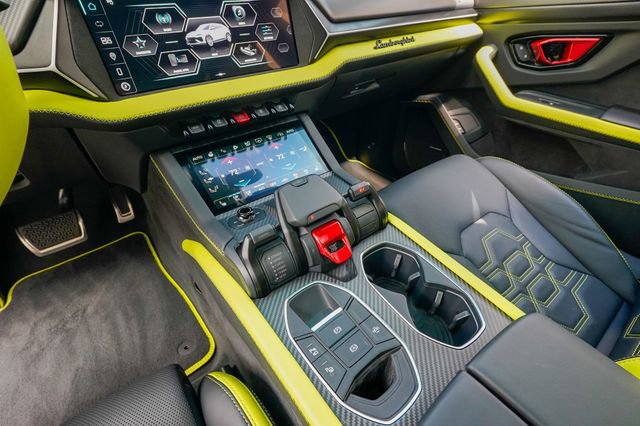 Used 2025 Lamborghini Urus SE image 59