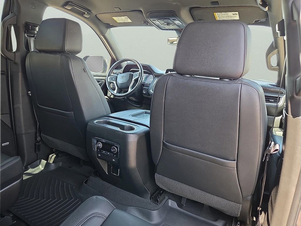 Used 2022 Chevrolet Tahoe Z71 w/ Luxury Package AWD/4WD image 12