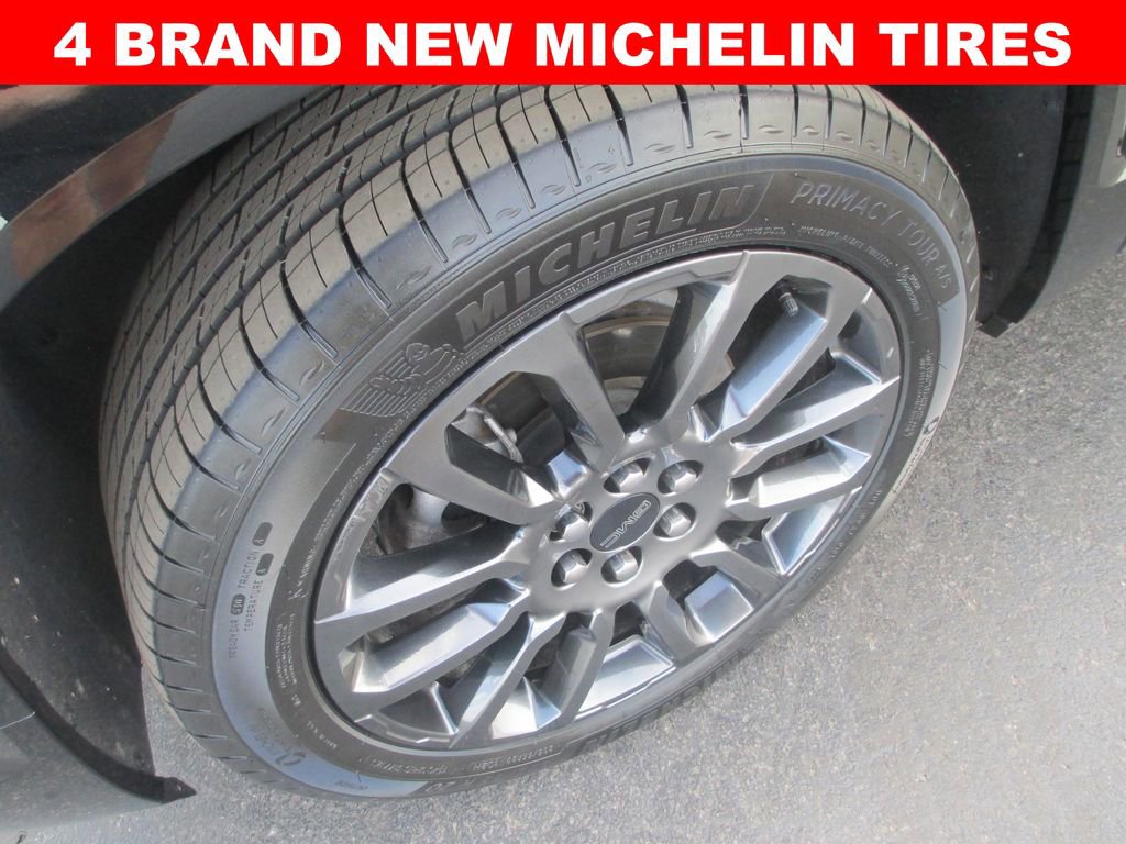 Used 2023 GMC Acadia Denali w/ Black Diamond Edition image 3