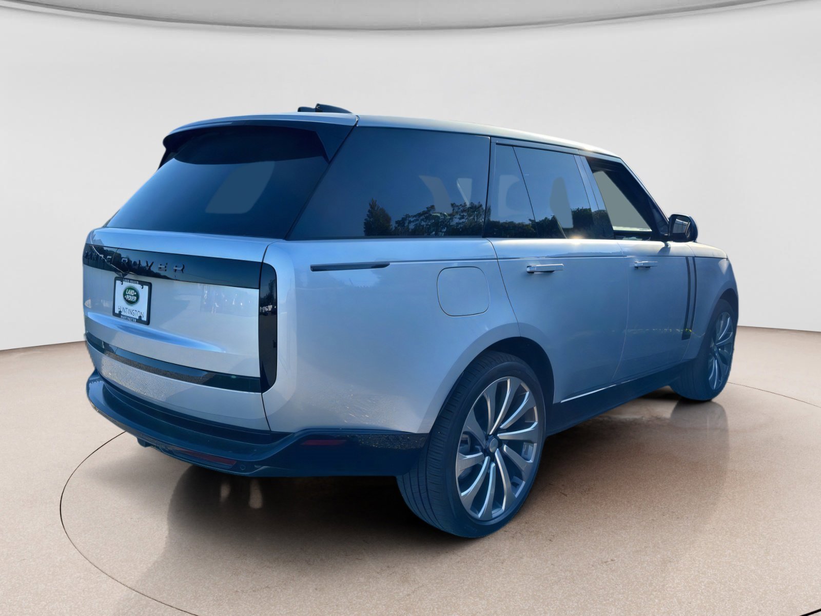New 2025 Land Rover Range Rover SE image 7