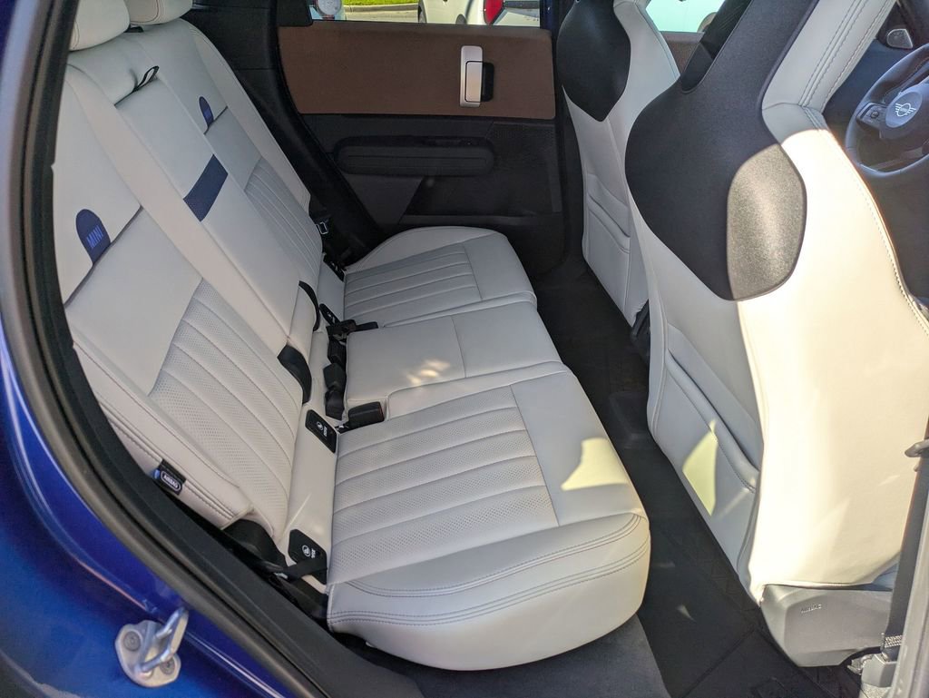 Used 2025 MINI Cooper Countryman S w/ Comfort Package Max image 19