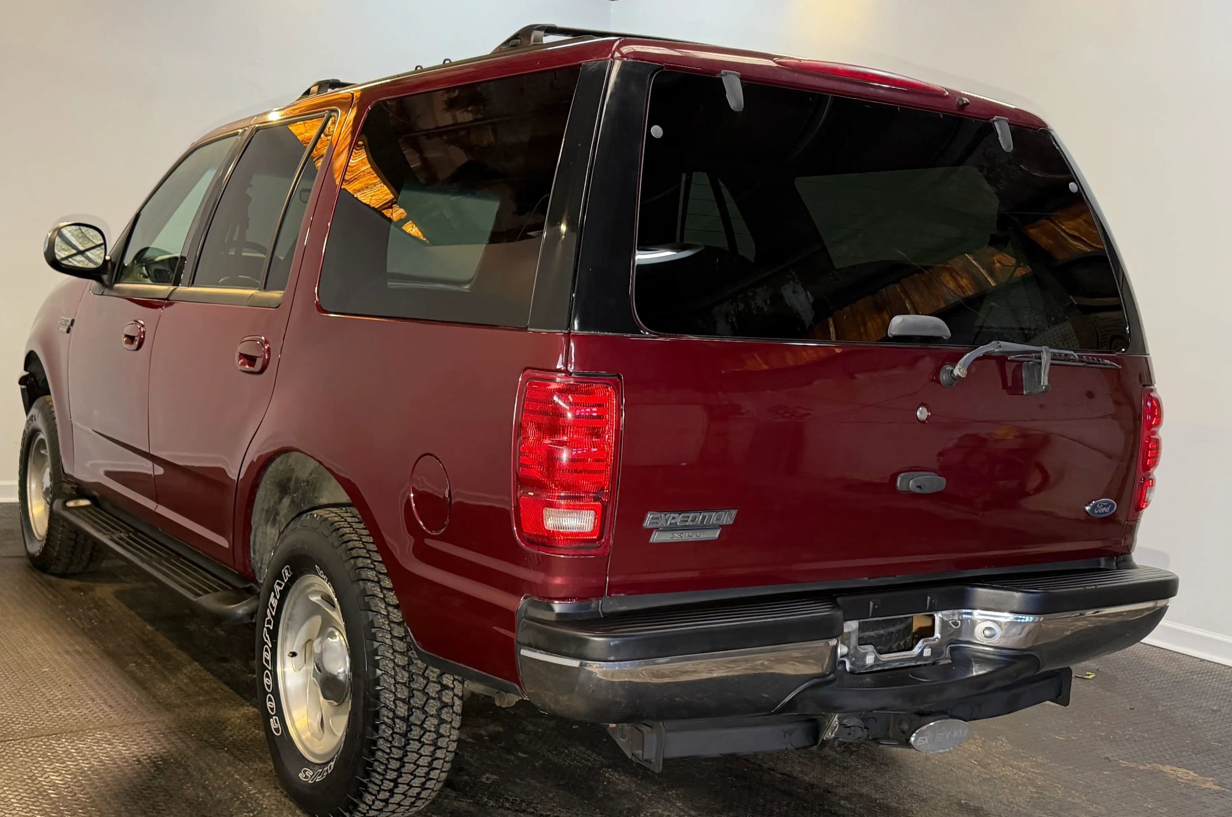 Used 1998 Ford Expedition 4WD image 5