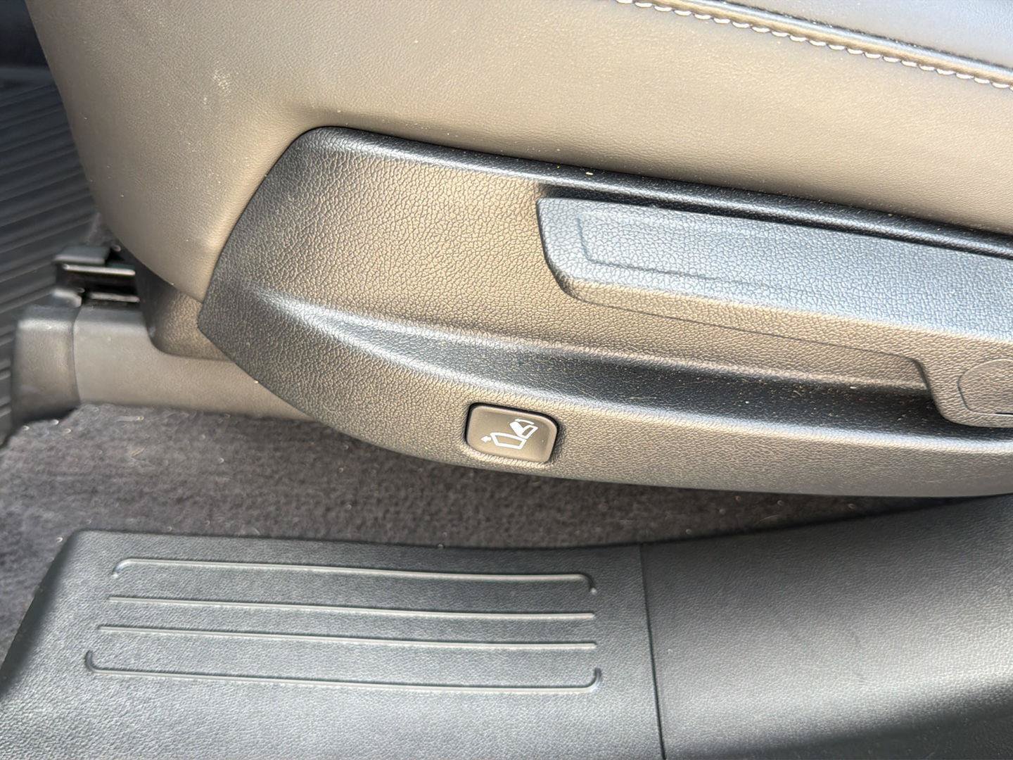 Used 2024 Kia Sorento S w/ Panoramic Sunroof Package FWD image 15