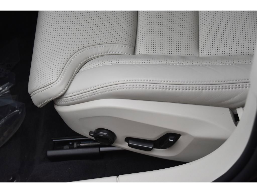 Certified 2025 Volvo S90 B6 Ultra image 34