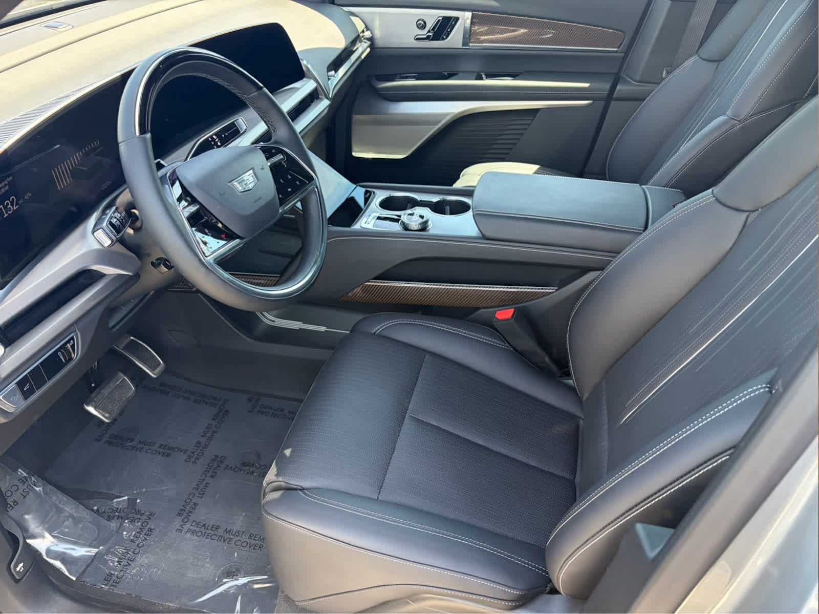 Certified 2026 Cadillac Vistiq Sport w/ LPO, Floor Liner Package AWD/4WD image 10