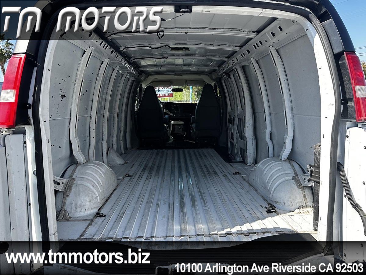 Used 2019 Chevrolet Express 2500 Extended image 10