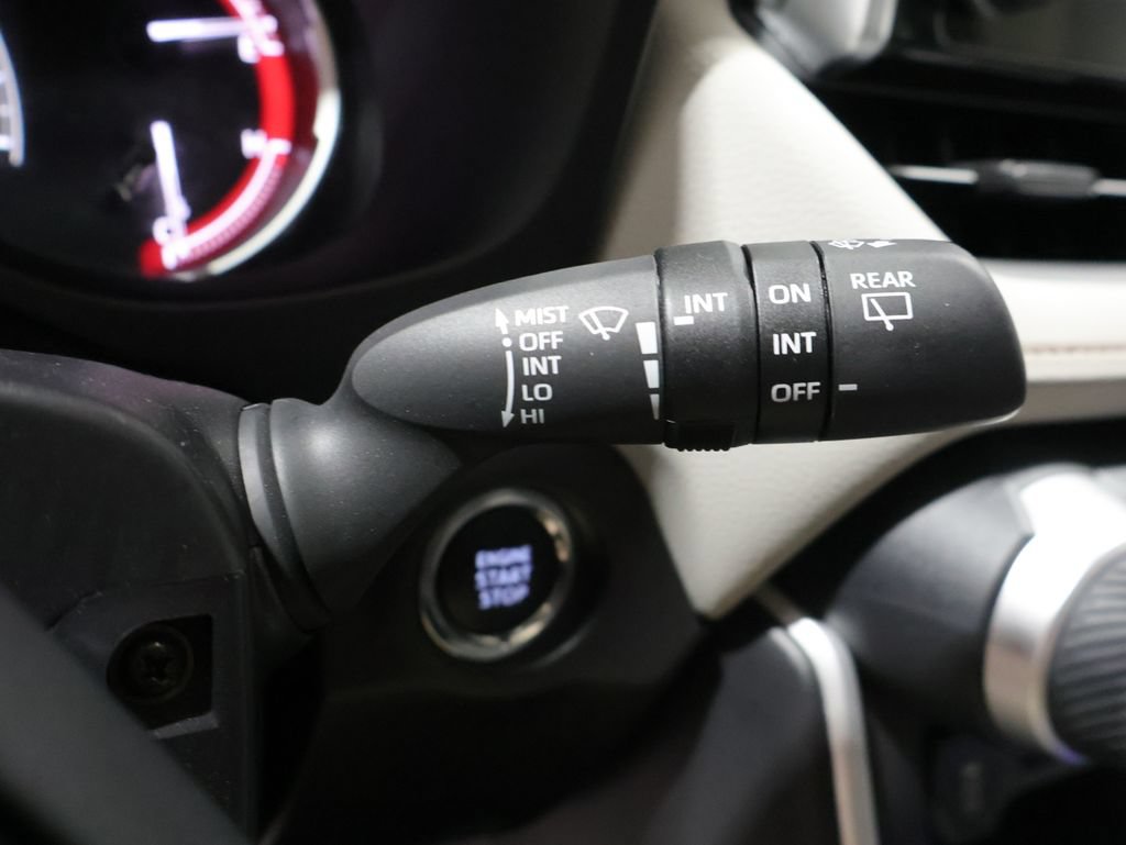 Used 2025 Toyota RAV4 XLE AWD/4WD image 37