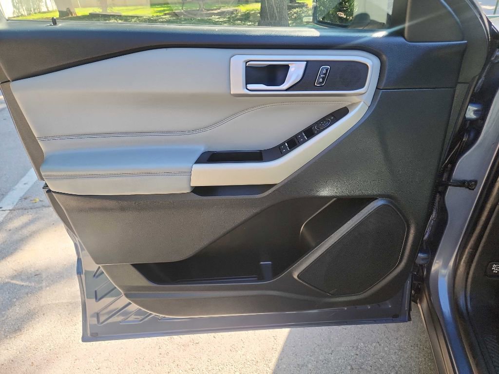 Used 2021 Ford Explorer XLT w/ Equipment Group 202A image 13