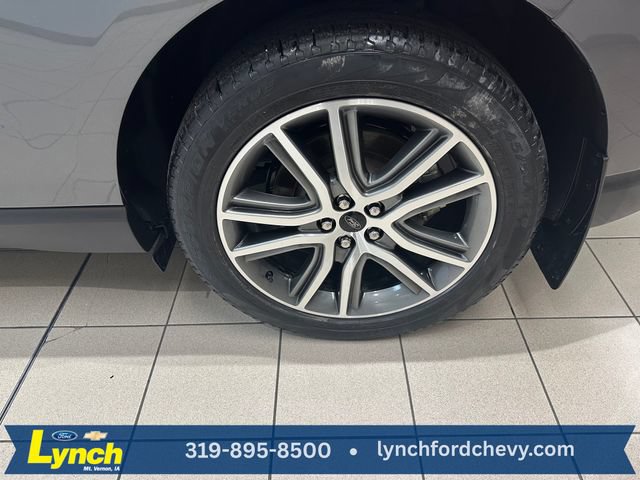 Used 2023 Ford Edge Titanium w/ Class II Trailer Tow Package AWD/4WD image 30