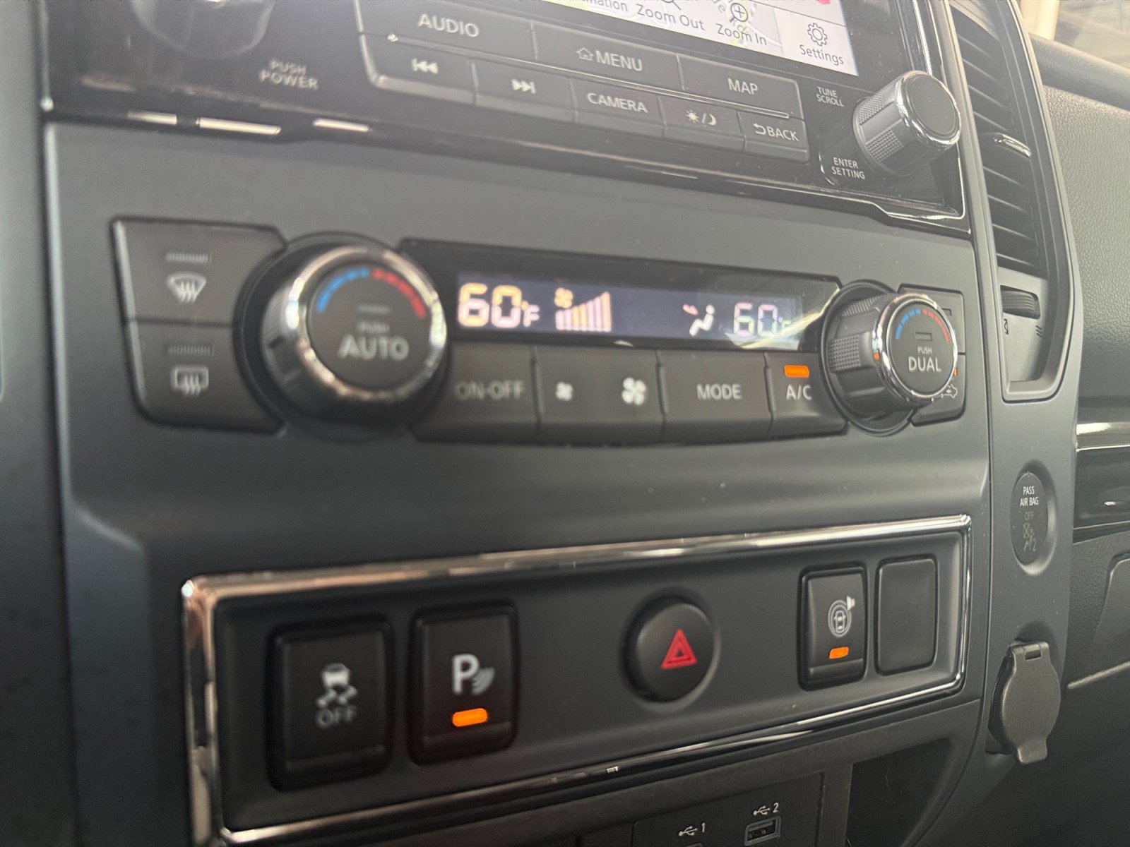 Used 2022 Nissan Titan SV w/ SV Convenience Package RWD image 21