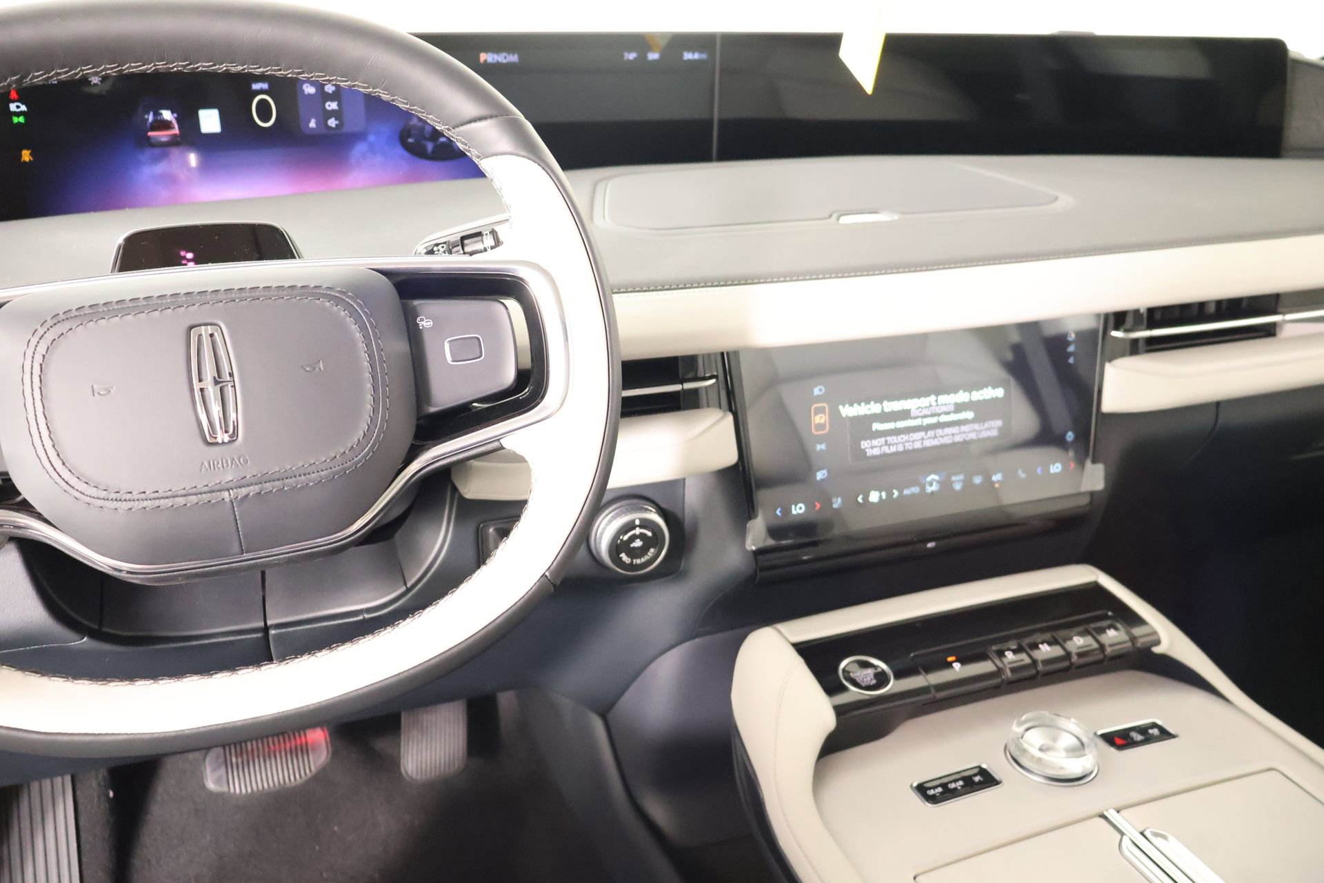 New 2026 Lincoln Navigator Reserve w/ Jet Appearance Package AWD/4WD image 5