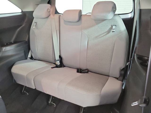 Used 2025 Toyota Sienna LE FWD image 14