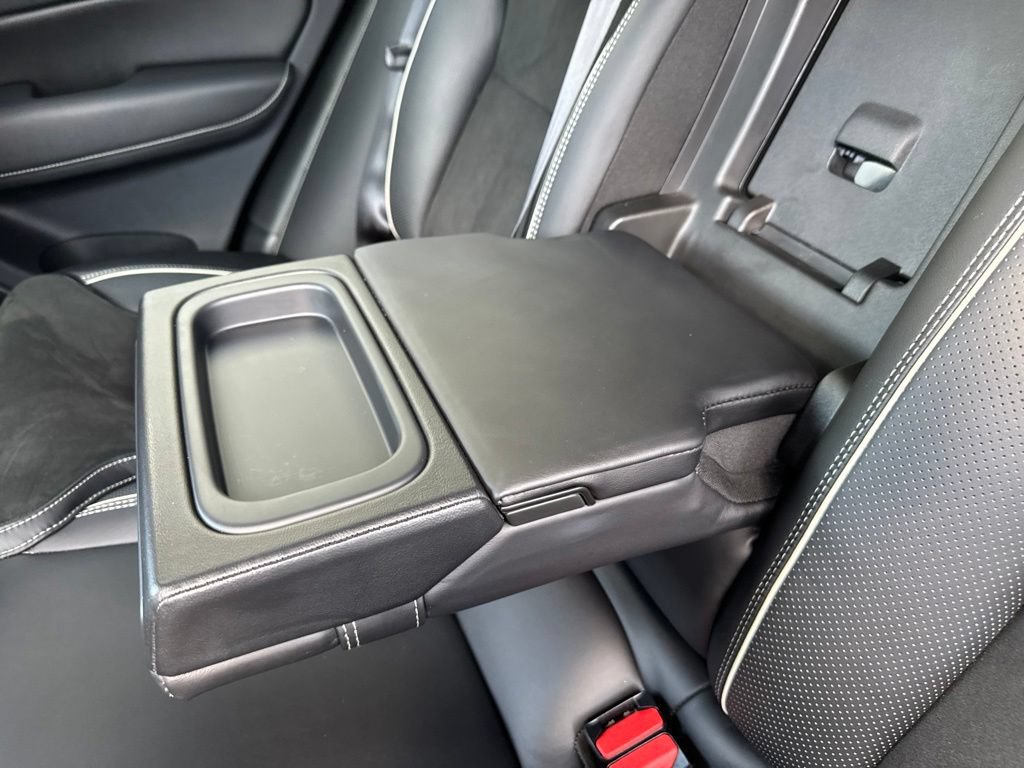 Used 2018 Volvo XC60 T6 R-Design w/ Convenience Package AWD/4WD image 16