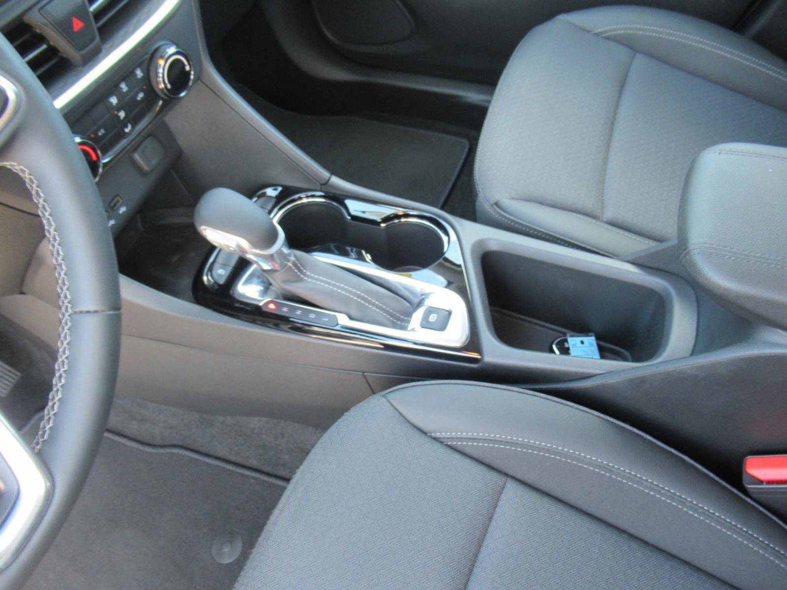 Used 2024 Buick Encore GX Preferred FWD image 19