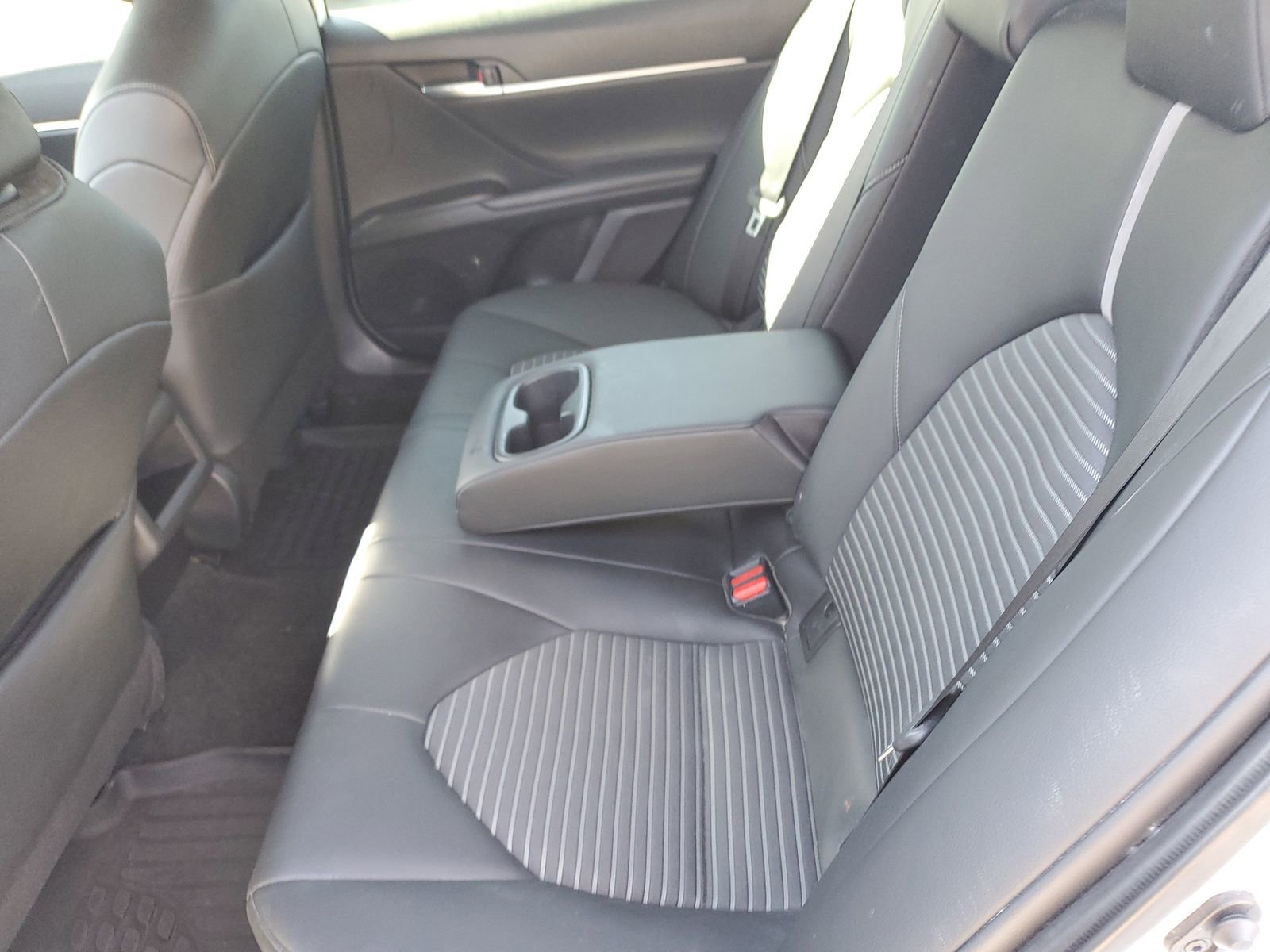 Used 2022 Toyota Camry SE w/ Convenience Package FWD image 13