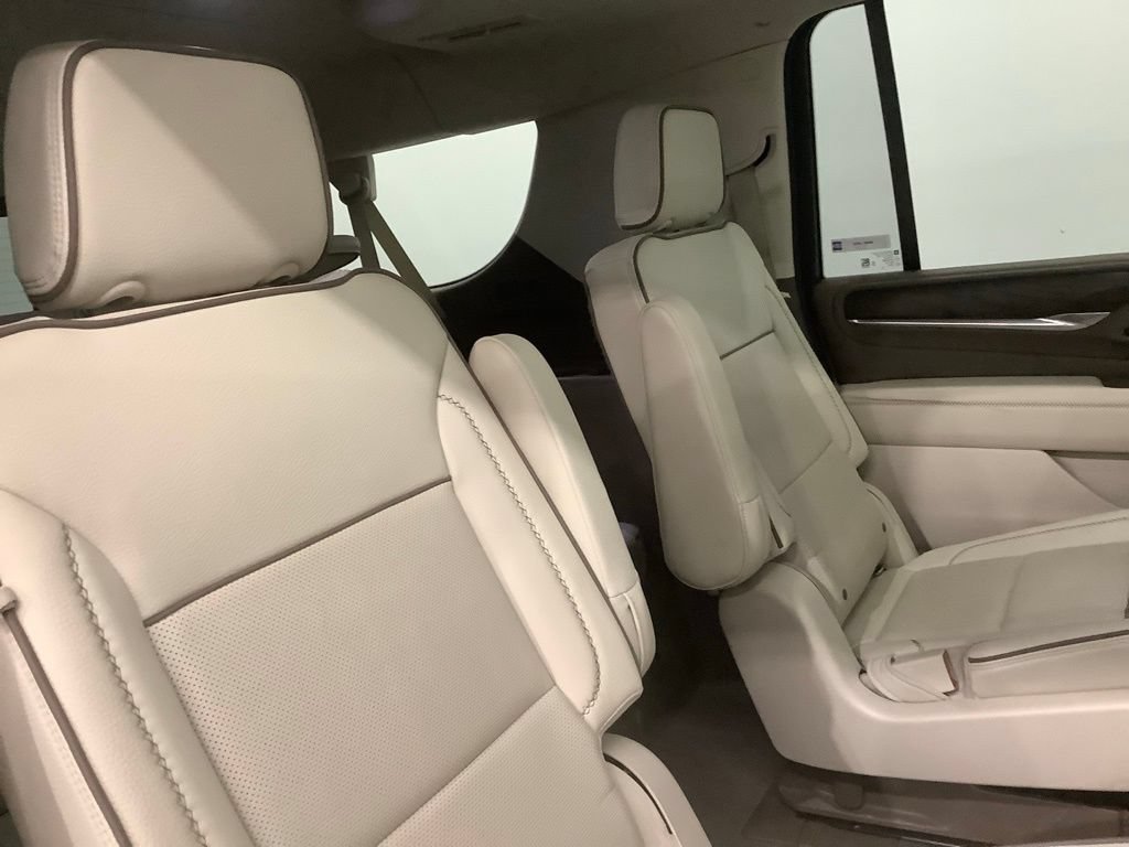 Used 2022 GMC Yukon XL Denali AWD/4WD image 36