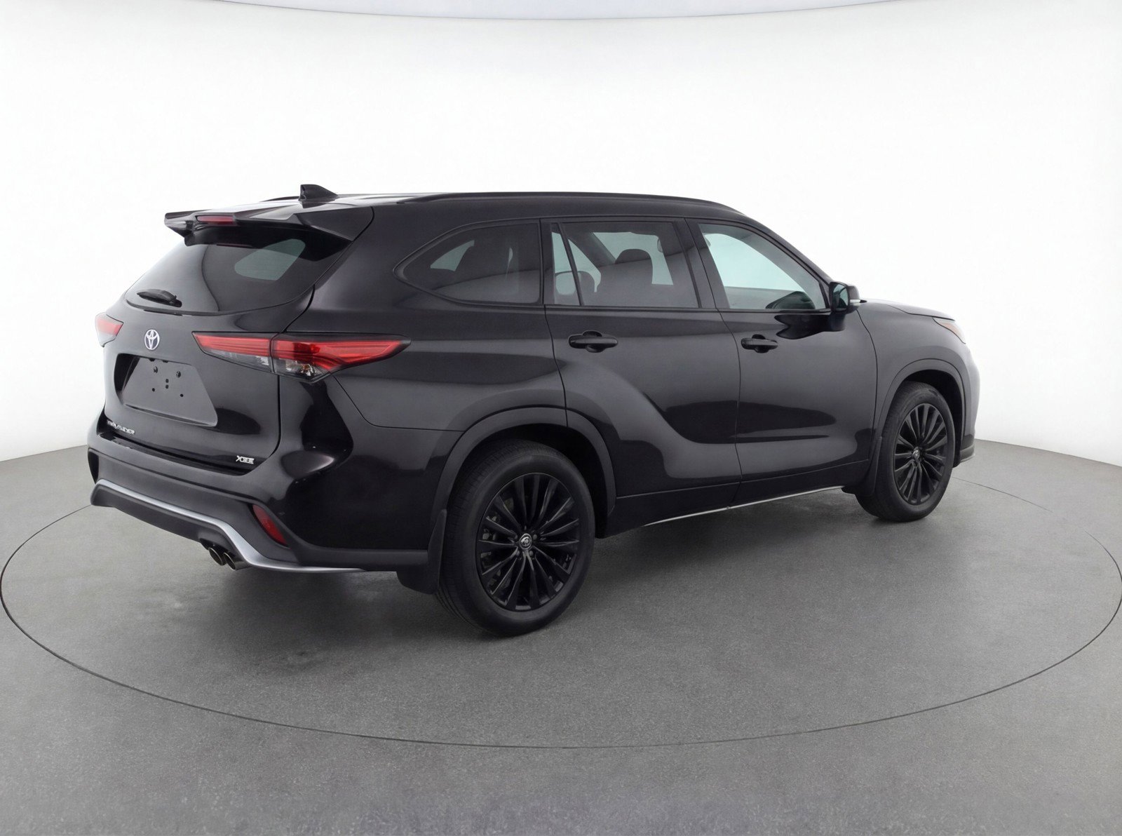 Used 2024 Toyota Highlander XSE FWD image 9