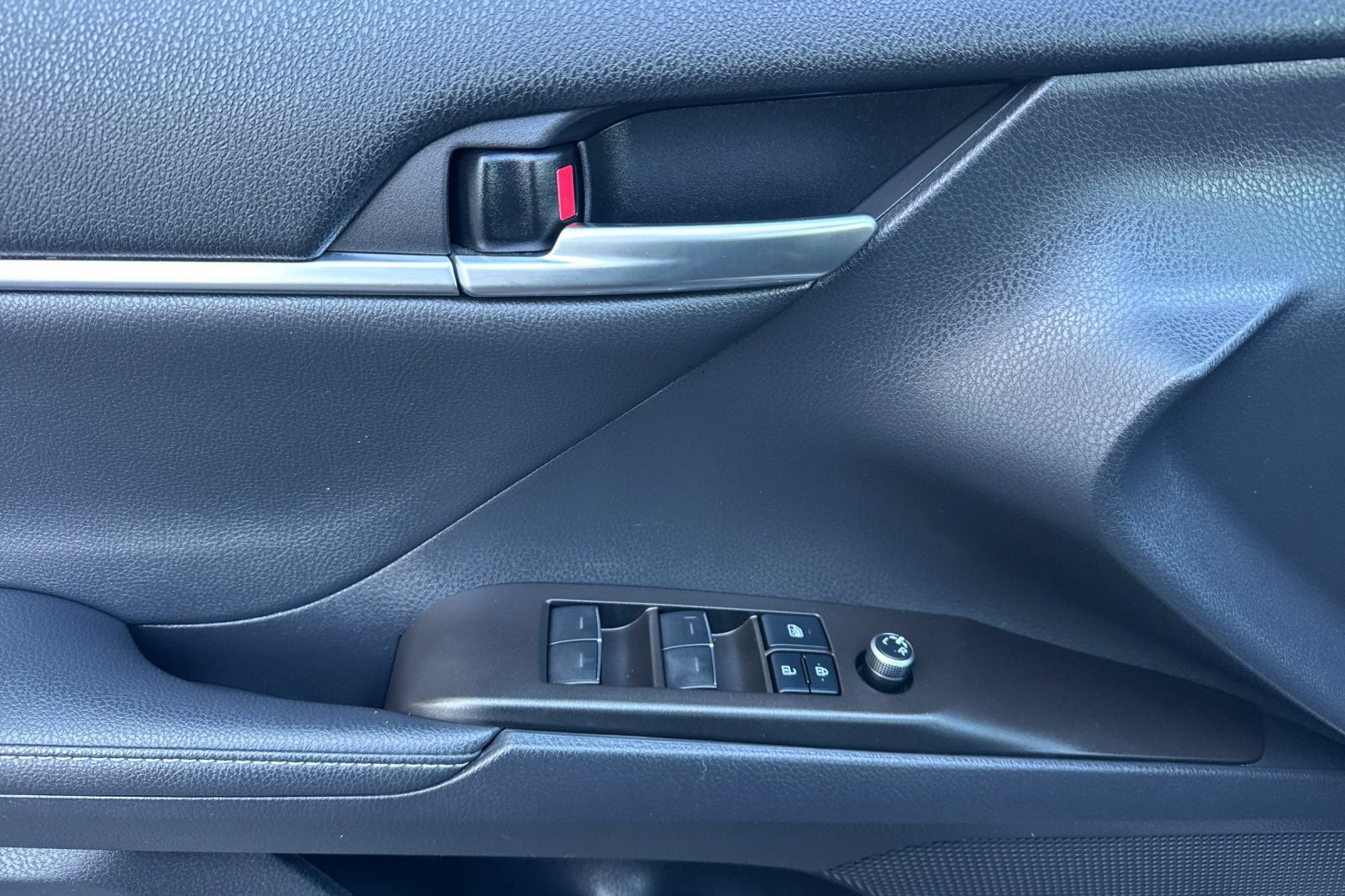 Certified 2021 Toyota Camry XSE FWD image 11