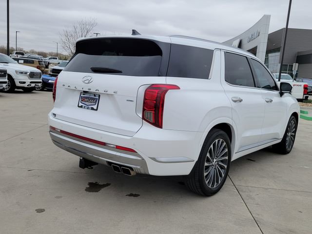 Used 2024 Hyundai Palisade Calligraphy image 3