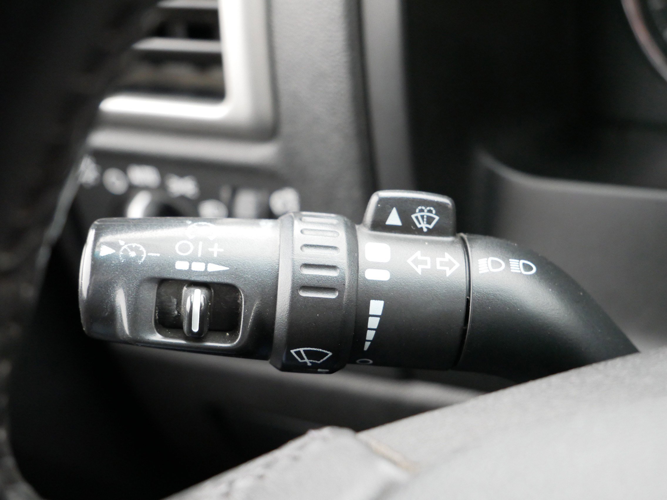 Used 2008 GMC Canyon SLE image 33