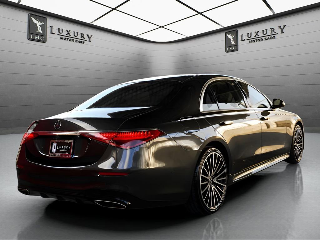 Used 2022 Mercedes-Benz S 580 4MATIC Sedan image 4