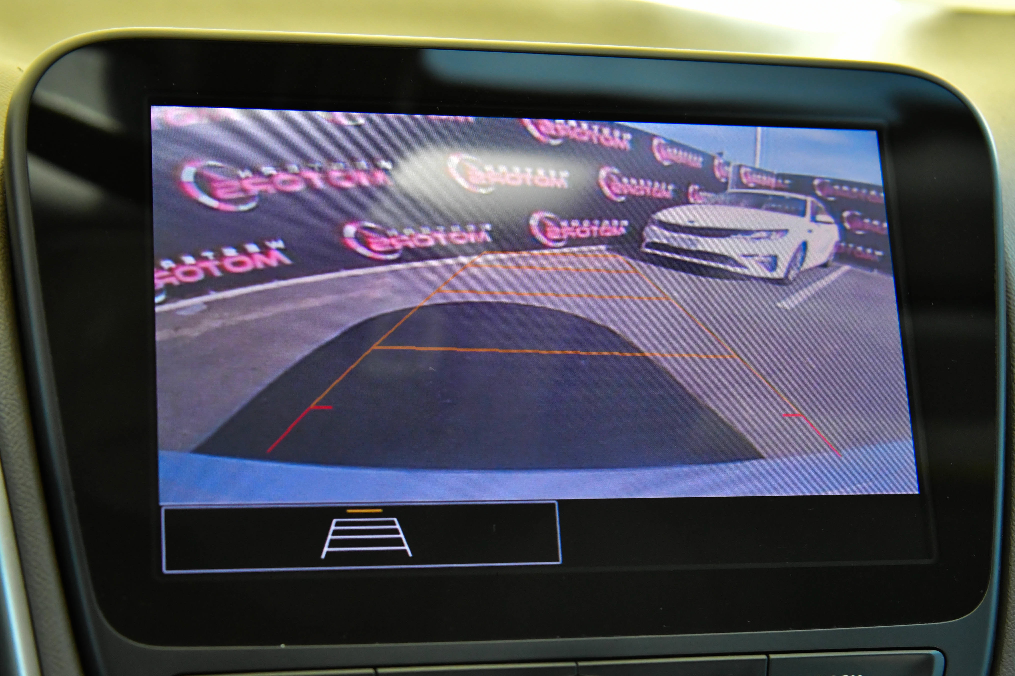 Used 2022 Chevrolet Malibu LT FWD image 18