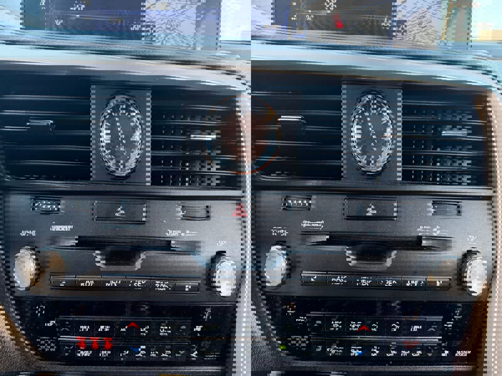 Used 2020 Lexus RX 450h AWD w/ Premium Package image 14