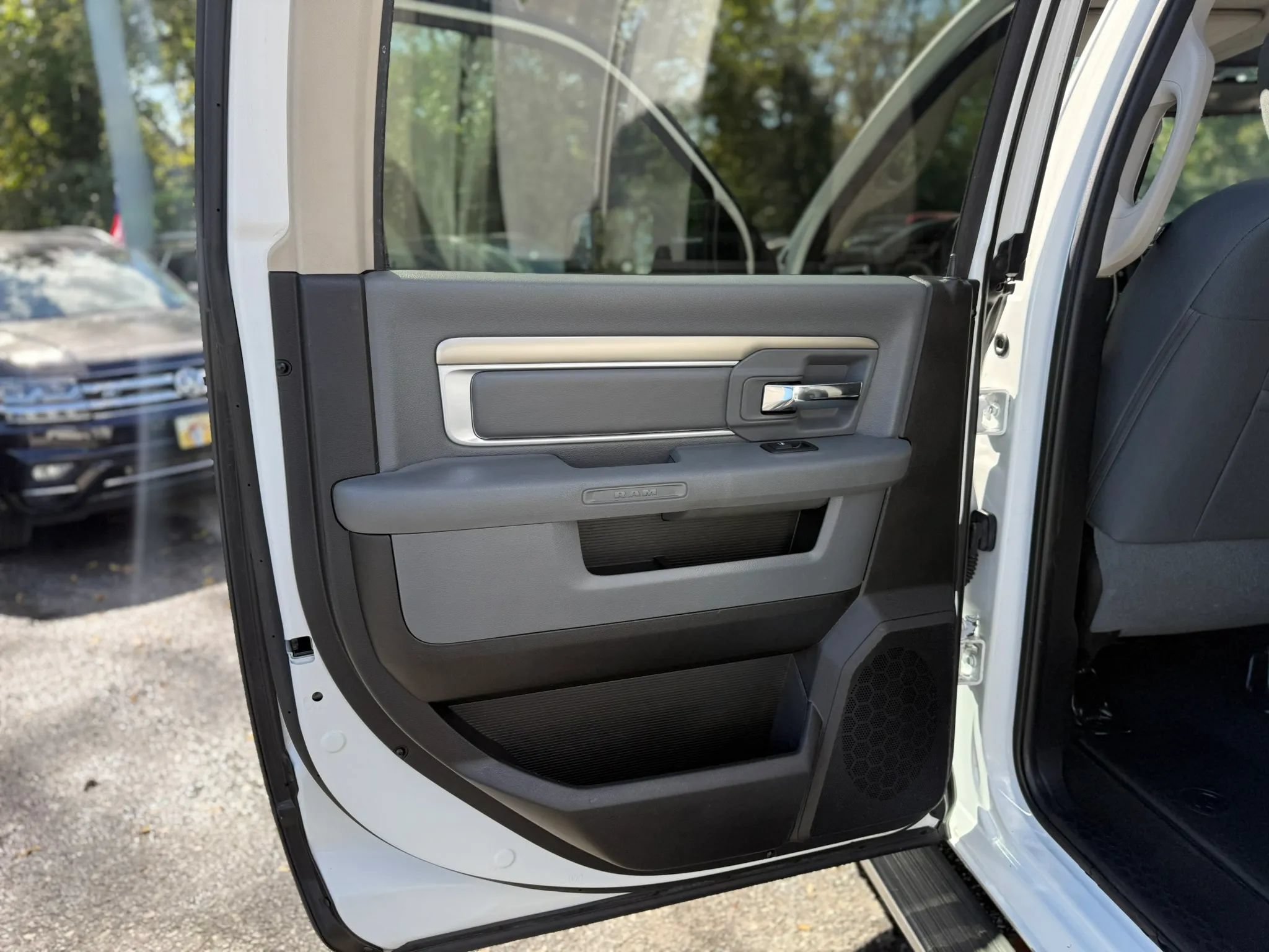 Used 2016 RAM 2500 Big Horn AWD/4WD image 14