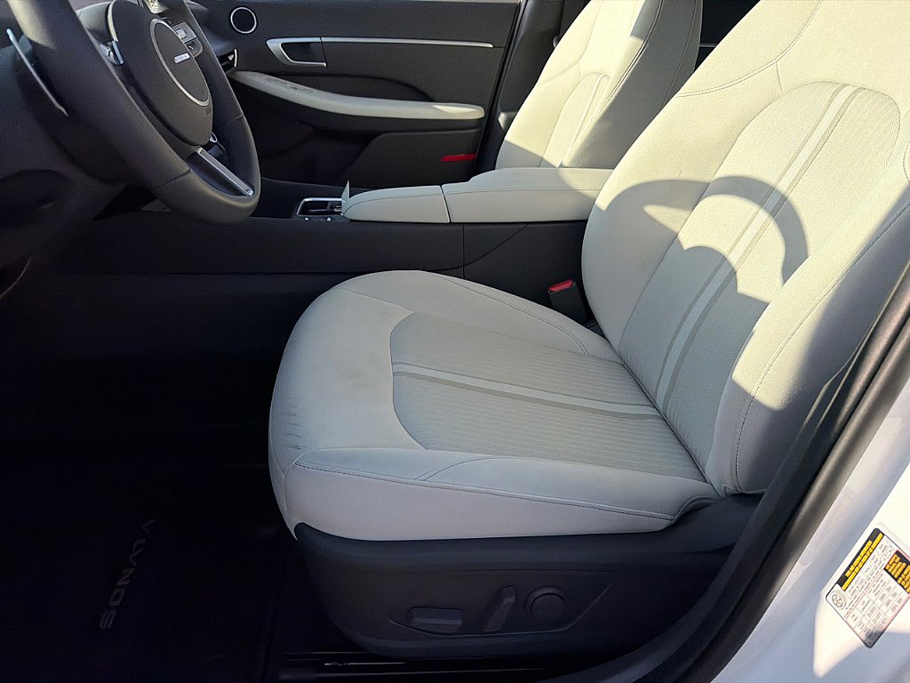 Certified 2025 Hyundai Sonata SEL image 9