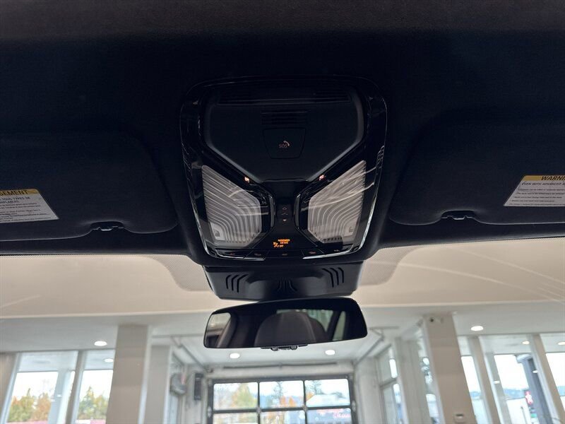 Used 2022 BMW X7 M50i image 39