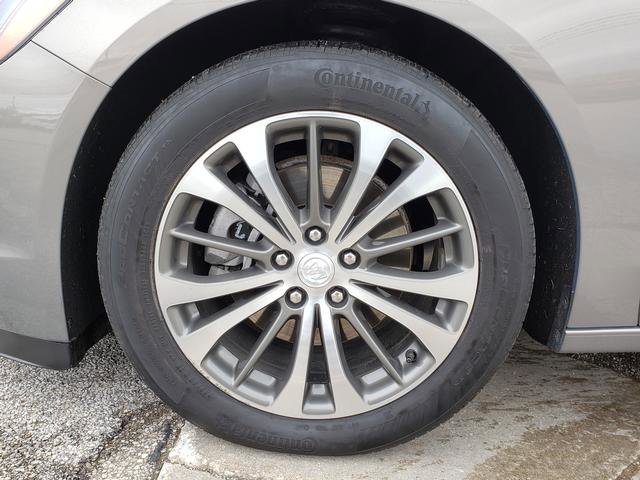 Used 2017 Buick LaCrosse Preferred image 27