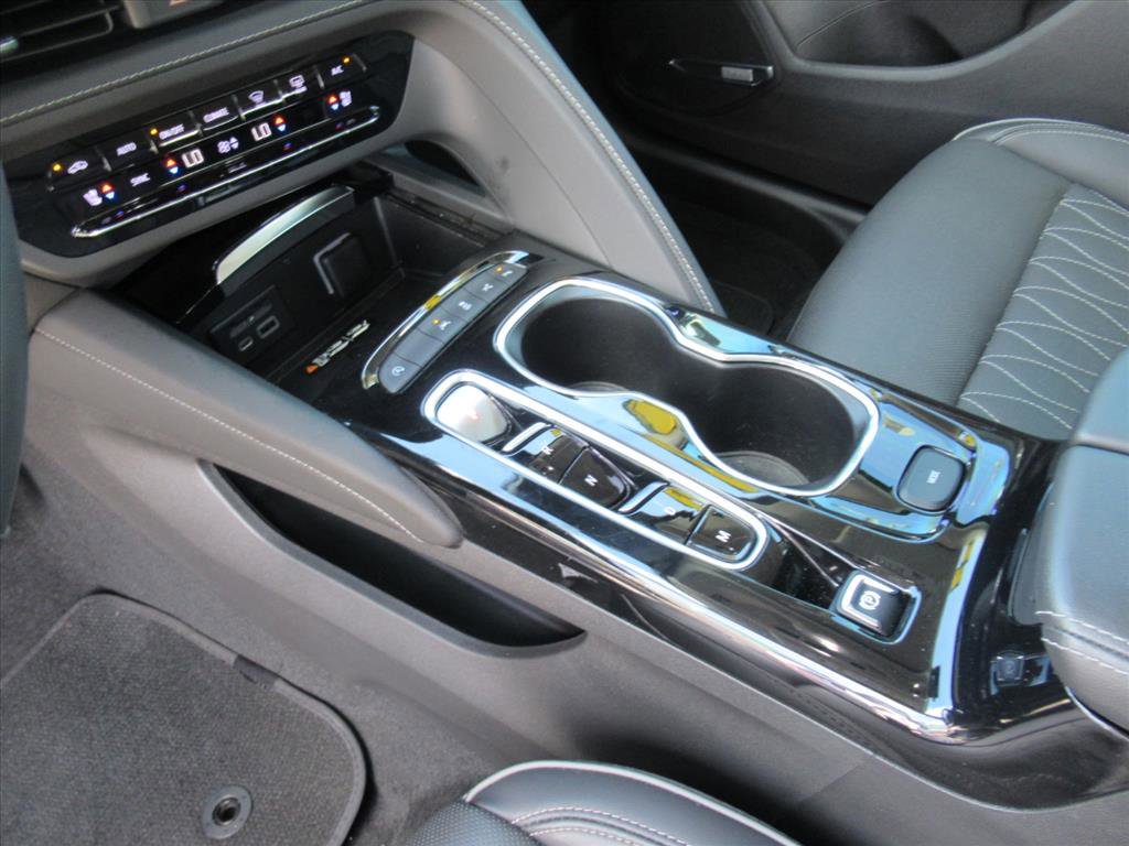 Used 2023 Buick Envision Avenir image 18