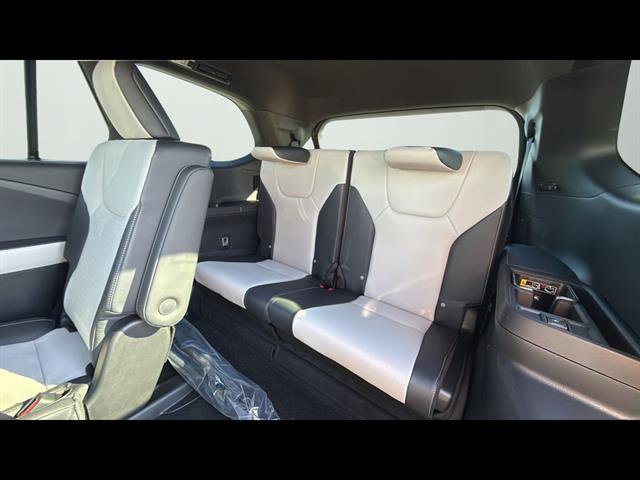New 2026 Lexus TX 500h AWD image 12