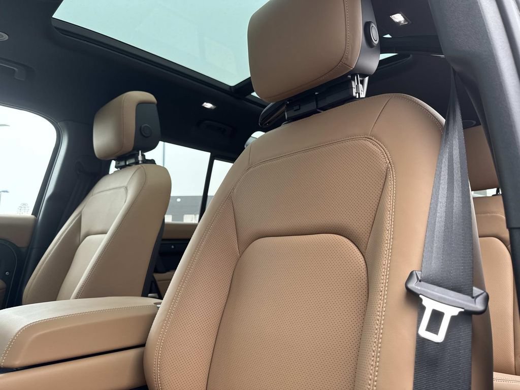 New 2026 Land Rover Defender 110 X-Dynamic SE AWD/4WD image 21