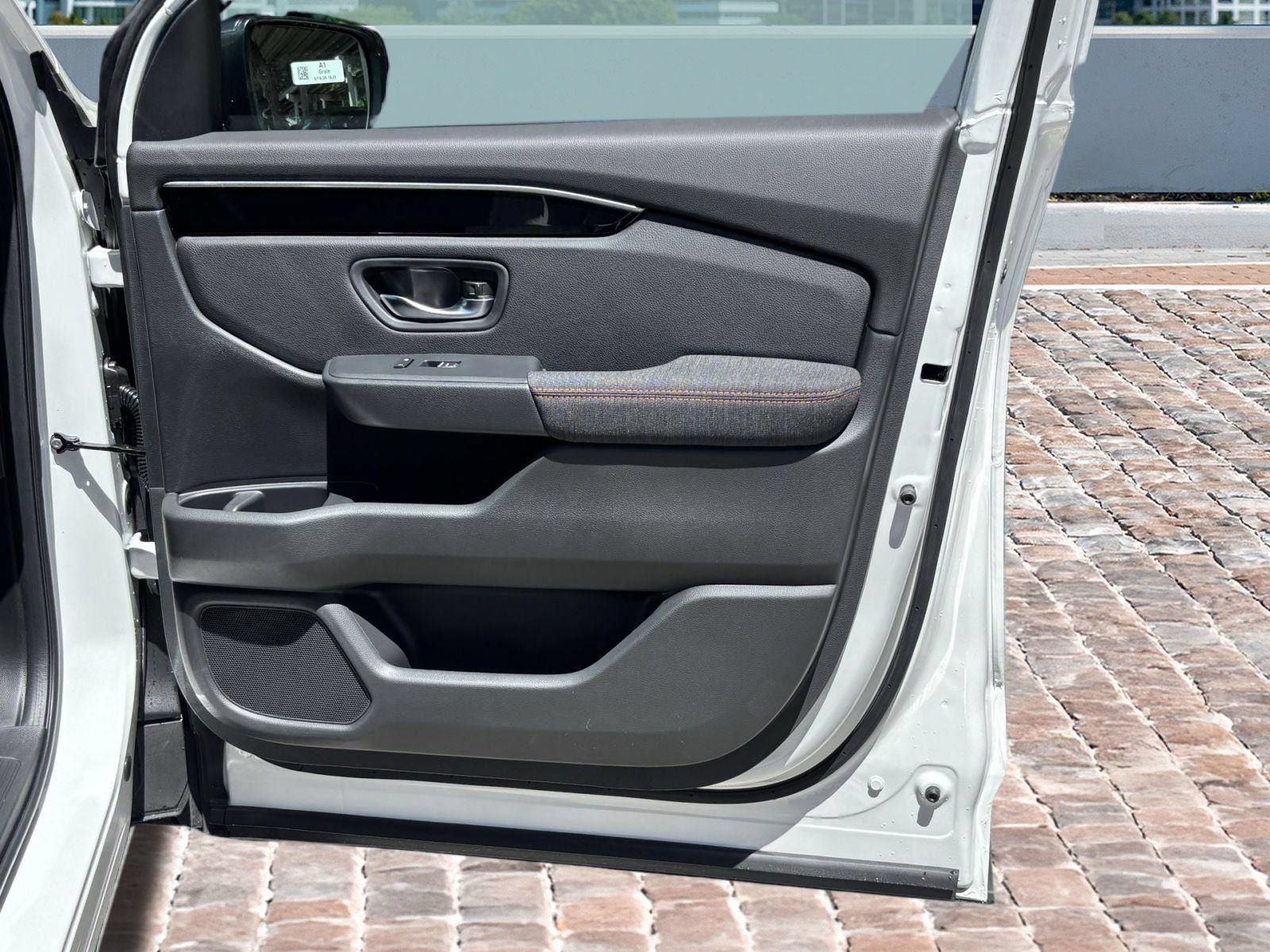 New 2026 Honda Pilot Sport image 13